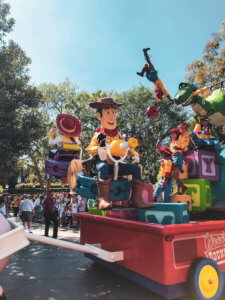 Why you will fall in love with Disneyland, all of the best things around the park (especially the food), and the reason why this park is so important to Disney history! #Disneyland #Disney #CaliforniaAdventure #disneyparks Disneyland Tips | Disneyland Photography | California Adventure | Disneyland Pictures | Disneyland Planning | Disneyland Food | DLR | Disneyland for Adults | Lamplight Lounge | Disney Parks | Disneyland Resort | Disney Food | Disney Resorts | Disneyland California | DCA