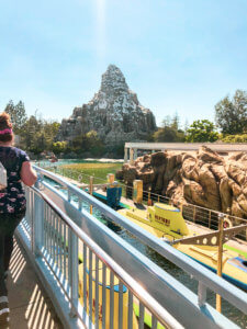 Why you will fall in love with Disneyland, all of the best things around the park (especially the food), and the reason why this park is so important to Disney history! #Disneyland #Disney #CaliforniaAdventure #disneyparks Disneyland Tips | Disneyland Photography | California Adventure | Disneyland Pictures | Disneyland Planning | Disneyland Food | DLR | Disneyland for Adults | Lamplight Lounge | Disney Parks | Disneyland Resort | Disney Food | Disney Resorts | Disneyland California | DCA