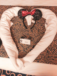 Why you will fall in love with Disneyland, all of the best things around the park (especially the food), and the reason why this park is so important to Disney history! #Disneyland #Disney #CaliforniaAdventure #disneyparks Disneyland Tips | Disneyland Photography | California Adventure | Disneyland Pictures | Disneyland Planning | Disneyland Food | DLR | Disneyland for Adults | Lamplight Lounge | Disney Parks | Disneyland Resort | Disney Food | Disney Resorts | Disneyland California | DCA