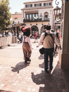 Why you will fall in love with Disneyland, all of the best things around the park (especially the food), and the reason why this park is so important to Disney history! #Disneyland #Disney #CaliforniaAdventure #disneyparks Disneyland Tips | Disneyland Photography | California Adventure | Disneyland Pictures | Disneyland Planning | Disneyland Food | DLR | Disneyland for Adults | Lamplight Lounge | Disney Parks | Disneyland Resort | Disney Food | Disney Resorts | Disneyland California | DCA