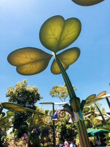 Why you will fall in love with Disneyland, all of the best things around the park (especially the food), and the reason why this park is so important to Disney history! #Disneyland #Disney #CaliforniaAdventure #disneyparks Disneyland Tips | Disneyland Photography | California Adventure | Disneyland Pictures | Disneyland Planning | Disneyland Food | DLR | Disneyland for Adults | Lamplight Lounge | Disney Parks | Disneyland Resort | Disney Food | Disney Resorts | Disneyland California | DCA