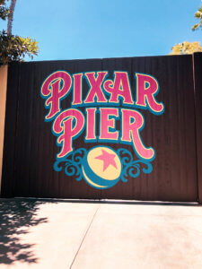 Why you will fall in love with Disneyland, all of the best things around the park (especially the food), and the reason why this park is so important to Disney history! #Disneyland #Disney #CaliforniaAdventure #disneyparks Disneyland Tips | Disneyland Photography | California Adventure | Disneyland Pictures | Disneyland Planning | Disneyland Food | DLR | Disneyland for Adults | Lamplight Lounge | Disney Parks | Disneyland Resort | Disney Food | Disney Resorts | Disneyland California | DCA