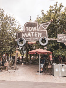 Why you will fall in love with Disneyland, all of the best things around the park (especially the food), and the reason why this park is so important to Disney history! #Disneyland #Disney #CaliforniaAdventure #disneyparks Disneyland Tips | Disneyland Photography | California Adventure | Disneyland Pictures | Disneyland Planning | Disneyland Food | DLR | Disneyland for Adults | Lamplight Lounge | Disney Parks | Disneyland Resort | Disney Food | Disney Resorts | Disneyland California | DCA