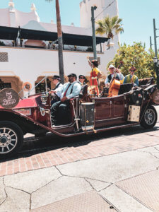 Why you will fall in love with Disneyland, all of the best things around the park (especially the food), and the reason why this park is so important to Disney history! #Disneyland #Disney #CaliforniaAdventure #disneyparks Disneyland Tips | Disneyland Photography | California Adventure | Disneyland Pictures | Disneyland Planning | Disneyland Food | DLR | Disneyland for Adults | Lamplight Lounge | Disney Parks | Disneyland Resort | Disney Food | Disney Resorts | Disneyland California | DCA