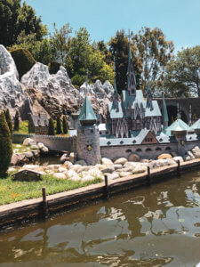 Why you will fall in love with Disneyland, all of the best things around the park (especially the food), and the reason why this park is so important to Disney history! #Disneyland #Disney #CaliforniaAdventure #disneyparks Disneyland Tips | Disneyland Photography | California Adventure | Disneyland Pictures | Disneyland Planning | Disneyland Food | DLR | Disneyland for Adults | Lamplight Lounge | Disney Parks | Disneyland Resort | Disney Food | Disney Resorts | Disneyland California | DCA