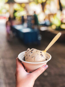 What it was like to explore Lahaina, Maui including shopping, things to do, best places to eat, and even a little trip on a submarine... #lahaina #maui #hawaii #hawaiitrip Lahaina Maui | Hawaii Travel | Maui Hawaii | Hawaii Vacation | Hawaii Honeymoon | Things to do in Hawaii | Things to do in Maui | Things to do in Lahaina | Maui Vacation | Lahaina Maui restaurants | Lahaina Maui Activities | Lahaina Maui Shopping | Honeymoon Destination | Places to Honeymoon | Best Place to Honeymoon