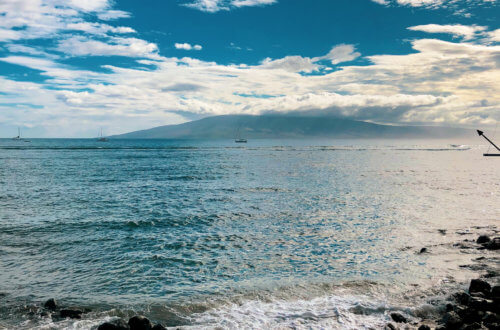 What it was like to explore Lahaina, Maui including shopping, things to do, best places to eat, and even a little trip on a submarine... #lahaina #maui #hawaii #hawaiitrip Lahaina Maui | Hawaii Travel | Maui Hawaii | Hawaii Vacation | Hawaii Honeymoon | Things to do in Hawaii | Things to do in Maui | Things to do in Lahaina | Maui Vacation | Lahaina Maui restaurants | Lahaina Maui Activities | Lahaina Maui Shopping | Honeymoon Destination | Places to Honeymoon | Best Place to Honeymoon