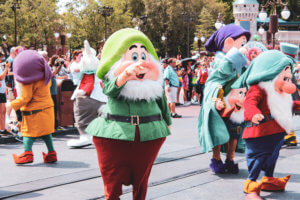 Everything you need to know about Disney's Festival of Fantasy parade including best viewing spots, parade route, and timing! #disney #disneyworld #waltdisneyworld #wdw #magickingdom #festivaloffantasy #magickingdomparade #fofparade #disneytips Festival of Fantasy | Disney Parade | Disney Tips | Disney advice | Disney hacks | Disney world | Walt Disney World | WDW | disney shows | Disney Magic Kingdom | Magic kingdom things to do | Magic kingdom day parade | where to watch magic kingdom parade