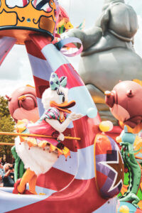 Everything you need to know about Disney's Festival of Fantasy parade including best viewing spots, parade route, and timing! #disney #disneyworld #waltdisneyworld #wdw #magickingdom #festivaloffantasy #magickingdomparade #fofparade #disneytips Festival of Fantasy | Disney Parade | Disney Tips | Disney advice | Disney hacks | Disney world | Walt Disney World | WDW | disney shows | Disney Magic Kingdom | Magic kingdom things to do | Magic kingdom day parade | where to watch magic kingdom parade