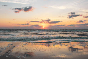 This coastal town just miles south of the Georgia-Florida border line has so much to do including watching sea turtle hatchlings go out to sea, car shows, festivals, and over 90 restaurants! Things to Do in Amelia Island Florida | Where to Stay in Amelia Island | Guide to Amelia Island | Amelia Island Vacation | Fernandina Beach Florida | Where to eat in Amelia Island | Where to visit in florida | Florida vacation | Beach Vacation #florida #ameliaisland #vacation #floridavacation #beachvacay