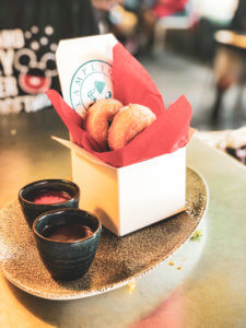 A Pixar-themed restaurant bar at Disney's California Adventure at Disneyland resort! Everything you need to know about the food, drinks, and Pixar details at Lamplight Lounge #disneyland #dlr #dca #disneycaliforniaadventure #disney Disney food | Disney restaurants | disneyland food | Lamplight lounge | best dinner at disneyland | best lunch at disneyland | bars at disneyland | pixar restaurant at disneyland | pixar bar at disneyland | disney eats | disney dining | disney food tips 