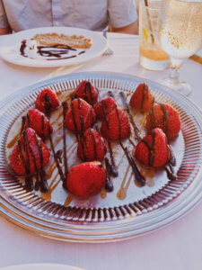 With five beaches, golf courses, stunning ocean views, award-winning restaurants, and shops, Wailea is the perfect vacation spot. Here is your ultimate guide to the Wailea area: from shopping, to things to do, to dining, and places to stay #wailea #maui #hawaii #hawaiitrip Wailea Maui | Grand Wailea | Hawaii vacation | Hawaii honeymoon |Maui vacation | Best place to honeymoon | honeymoon destination |Things to do in Maui | things to do in wailea |things to do in hawaii |Hawaii travel Maui Hawaii