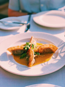 With five beaches, golf courses, stunning ocean views, award-winning restaurants, and shops, Wailea is the perfect vacation spot. Here is your ultimate guide to the Wailea area: from shopping, to things to do, to dining, and places to stay #wailea #maui #hawaii #hawaiitrip Wailea Maui | Grand Wailea | Hawaii vacation | Hawaii honeymoon |Maui vacation | Best place to honeymoon | honeymoon destination |Things to do in Maui | things to do in wailea |things to do in hawaii |Hawaii travel Maui Hawaii