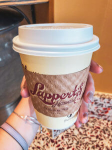 With five beaches, golf courses, stunning ocean views, award-winning restaurants, and shops, Wailea is the perfect vacation spot. Here is your ultimate guide to the Wailea area: from shopping, to things to do, to dining, and places to stay #wailea #maui #hawaii #hawaiitrip Wailea Maui | Grand Wailea | Hawaii vacation | Hawaii honeymoon |Maui vacation | Best place to honeymoon | honeymoon destination |Things to do in Maui | things to do in wailea |things to do in hawaii |Hawaii travel Maui Hawaii