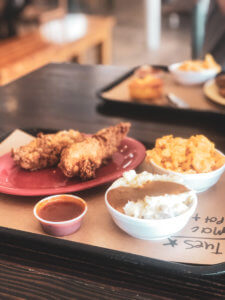 Located just 20 minutes north of the happiest place on earth, Winter Park is a charming town filled with world-class art museums, an upscale shopping district, fine-dining, sidewalk cafes, and luxury accomodations. This is your ultimate guide to Winter Park Florida! #vacation #travel #trip #springbreak #summer #traveltips #thingstodo #winterpark #florida #centralflorida #orlando #visitflorida #floridavacation #floridatrip Things to Do in Winter Park Florida | Things to do in Orlando Florida