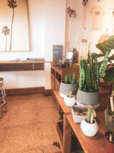 Located just 20 minutes north of the happiest place on earth, Winter Park is a charming town filled with world-class art museums, an upscale shopping district, fine-dining, sidewalk cafes, and luxury accomodations. This is your ultimate guide to Winter Park Florida! #vacation #travel #trip #springbreak #summer #traveltips #thingstodo #winterpark #florida #centralflorida #orlando #visitflorida #floridavacation #floridatrip Things to Do in Winter Park Florida | Things to do in Orlando Florida