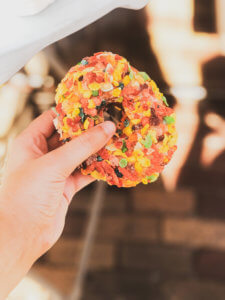 Located just 20 minutes north of the happiest place on earth, Winter Park is a charming town filled with world-class art museums, an upscale shopping district, fine-dining, sidewalk cafes, and luxury accomodations. This is your ultimate guide to Winter Park Florida! #vacation #travel #trip #springbreak #summer #traveltips #thingstodo #winterpark #florida #centralflorida #orlando #visitflorida #floridavacation #floridatrip Things to Do in Winter Park Florida | Things to do in Orlando Florida