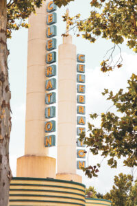 If you are planning to visit Disney, make sure to stop by Celebration, Florida the town that was built by Disney! Celebration has all the charm and magic of Disney with the quaintness of an American small town. Bohemian Hotel | Kissimmee Florida | Downtown Celebration | Non Park Day at Disney | things to do in orlando florida | farmers market orlando florida | #celebration #florida #waltdisneyworld #orlando #floridatravel #disney