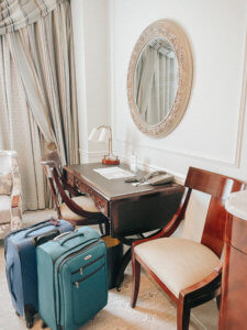 The Ultimate Guide to Charleston, South Carolina - Do as Dreamers Do | The historic, charming town of Charleston is known for its unique architecture, incredible food, rich history, and beauty. #charleston #charlestonsc #charlestonrestaurants #travel guides Charleston South Carolina | Charleston SC | Charleston Travel Guide | Guide to Charleston | Charleston Restaurants | Things to do in Charleston | Where to Stay in Charleston | a weekend in Charleston | south carolina travel | southeast travel 