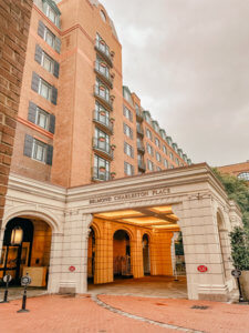 The Ultimate Guide to Charleston, South Carolina - Do as Dreamers Do | The historic, charming town of Charleston is known for its unique architecture, incredible food, rich history, and beauty. #charleston #charlestonsc #charlestonrestaurants #travel guides Charleston South Carolina | Charleston SC | Charleston Travel Guide | Guide to Charleston | Charleston Restaurants | Things to do in Charleston | Where to Stay in Charleston | a weekend in Charleston | south carolina travel | southeast travel 