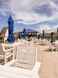 The Ultimate Guide to Charleston, South Carolina - Do as Dreamers Do | The historic, charming town of Charleston is known for its unique architecture, incredible food, rich history, and beauty. #charleston #charlestonsc #charlestonrestaurants #travel guides Charleston South Carolina | Charleston SC | Charleston Travel Guide | Guide to Charleston | Charleston Restaurants | Things to do in Charleston | Where to Stay in Charleston | a weekend in Charleston | south carolina travel | southeast travel 