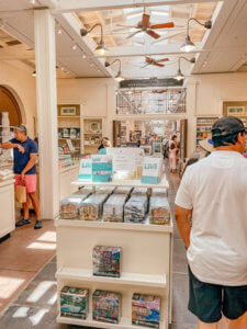 The Ultimate Guide to Charleston, South Carolina - Do as Dreamers Do | The historic, charming town of Charleston is known for its unique architecture, incredible food, rich history, and beauty. #charleston #charlestonsc #charlestonrestaurants #travel guides Charleston South Carolina | Charleston SC | Charleston Travel Guide | Guide to Charleston | Charleston Restaurants | Things to do in Charleston | Where to Stay in Charleston | a weekend in Charleston | south carolina travel | southeast travel 