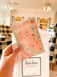 The Ultimate Guide to Charleston, South Carolina - Do as Dreamers Do | The historic, charming town of Charleston is known for its unique architecture, incredible food, rich history, and beauty. #charleston #charlestonsc #charlestonrestaurants #travel guides Charleston South Carolina | Charleston SC | Charleston Travel Guide | Guide to Charleston | Charleston Restaurants | Things to do in Charleston | Where to Stay in Charleston | a weekend in Charleston | south carolina travel | southeast travel 