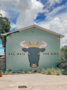 The Ultimate Guide to Charleston, South Carolina - Do as Dreamers Do | The historic, charming town of Charleston is known for its unique architecture, incredible food, rich history, and beauty. #charleston #charlestonsc #charlestonrestaurants #travel guides Charleston South Carolina | Charleston SC | Charleston Travel Guide | Guide to Charleston | Charleston Restaurants | Things to do in Charleston | Where to Stay in Charleston | a weekend in Charleston | south carolina travel | southeast travel 