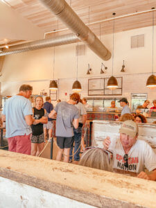 The Ultimate Guide to Charleston, South Carolina - Do as Dreamers Do | The historic, charming town of Charleston is known for its unique architecture, incredible food, rich history, and beauty. #charleston #charlestonsc #charlestonrestaurants #travel guides Charleston South Carolina | Charleston SC | Charleston Travel Guide | Guide to Charleston | Charleston Restaurants | Things to do in Charleston | Where to Stay in Charleston | a weekend in Charleston | south carolina travel | southeast travel 