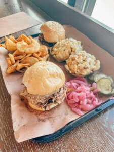 The Ultimate Guide to Charleston, South Carolina - Do as Dreamers Do | The historic, charming town of Charleston is known for its unique architecture, incredible food, rich history, and beauty. #charleston #charlestonsc #charlestonrestaurants #travel guides Charleston South Carolina | Charleston SC | Charleston Travel Guide | Guide to Charleston | Charleston Restaurants | Things to do in Charleston | Where to Stay in Charleston | a weekend in Charleston | south carolina travel | southeast travel 