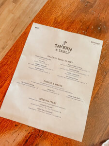 The Ultimate Guide to Charleston, South Carolina - Do as Dreamers Do | The historic, charming town of Charleston is known for its unique architecture, incredible food, rich history, and beauty. #charleston #charlestonsc #charlestonrestaurants #travel guides Charleston South Carolina | Charleston SC | Charleston Travel Guide | Guide to Charleston | Charleston Restaurants | Things to do in Charleston | Where to Stay in Charleston | a weekend in Charleston | south carolina travel | southeast travel 