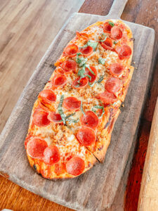 The Ultimate Guide to Charleston, South Carolina - Do as Dreamers Do | The historic, charming town of Charleston is known for its unique architecture, incredible food, rich history, and beauty. #charleston #charlestonsc #charlestonrestaurants #travel guides Charleston South Carolina | Charleston SC | Charleston Travel Guide | Guide to Charleston | Charleston Restaurants | Things to do in Charleston | Where to Stay in Charleston | a weekend in Charleston | south carolina travel | southeast travel 