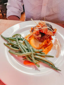 The Ultimate Guide to Charleston, South Carolina - Do as Dreamers Do | The historic, charming town of Charleston is known for its unique architecture, incredible food, rich history, and beauty. #charleston #charlestonsc #charlestonrestaurants #travel guides Charleston South Carolina | Charleston SC | Charleston Travel Guide | Guide to Charleston | Charleston Restaurants | Things to do in Charleston | Where to Stay in Charleston | a weekend in Charleston | south carolina travel | southeast travel 