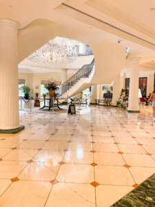 The Ultimate Guide to Charleston, South Carolina - Do as Dreamers Do | The historic, charming town of Charleston is known for its unique architecture, incredible food, rich history, and beauty. #charleston #charlestonsc #charlestonrestaurants #travel guides Charleston South Carolina | Charleston SC | Charleston Travel Guide | Guide to Charleston | Charleston Restaurants | Things to do in Charleston | Where to Stay in Charleston | a weekend in Charleston | south carolina travel | southeast travel 